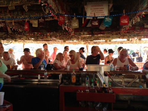 Foxs
          on the river is a fun place - Dancing, boating, and drinking
          FUN